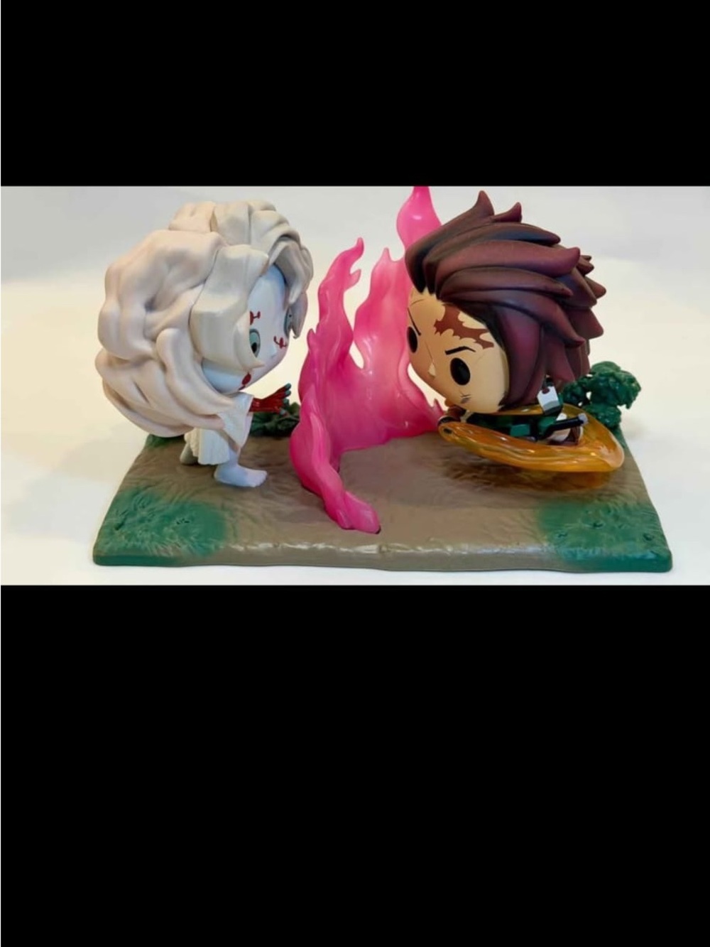 Rui vs Tanjiro Vinyl Figure Diorama from Demon Slayer